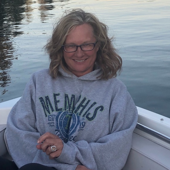 Meet your Posher, Traci - Picture 1 of 1